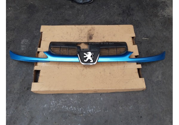Накладка під фари з решіткою Peugeot 206, 98-09, 7804H4, 7810C5, 7804H5, 9628934280, 9628691277 *